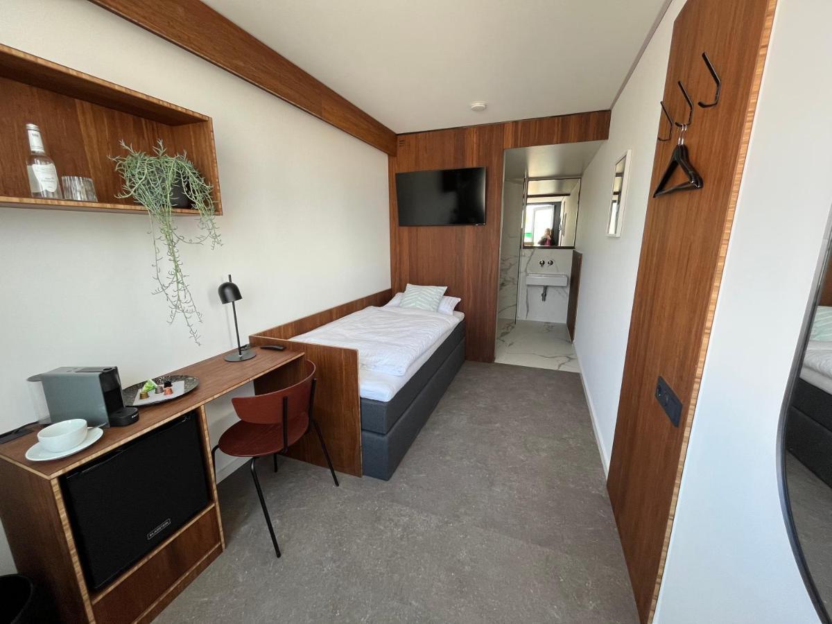 Tin Inn - Hueckelhoven - Das Hotel Aus Hochwertig Ausgebauten Ueberseecontainern Εξωτερικό φωτογραφία