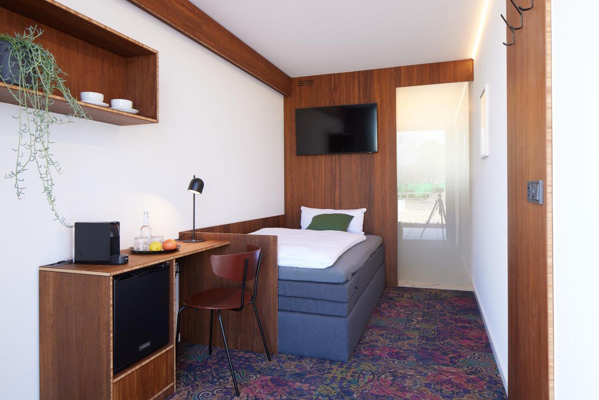 Tin Inn - Hueckelhoven - Das Hotel Aus Hochwertig Ausgebauten Ueberseecontainern Εξωτερικό φωτογραφία