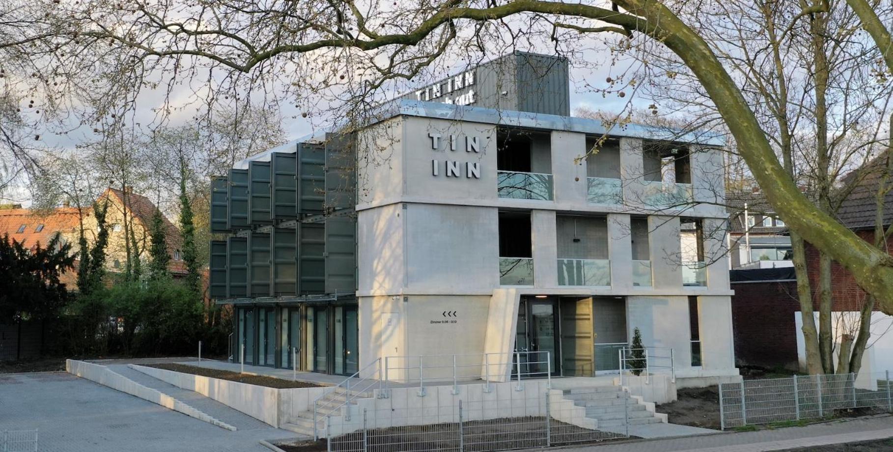 Tin Inn - Hueckelhoven - Das Hotel Aus Hochwertig Ausgebauten Ueberseecontainern Εξωτερικό φωτογραφία